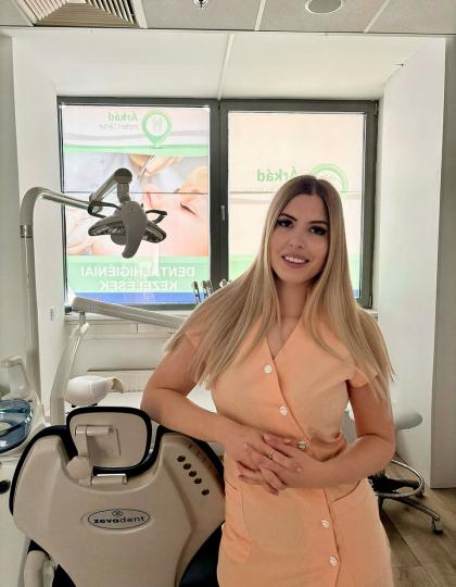 Hegedűs Dóra - Fogászati asszisztens