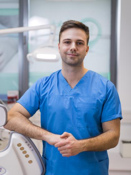 Dr. Nagy Miklós - Dentist
