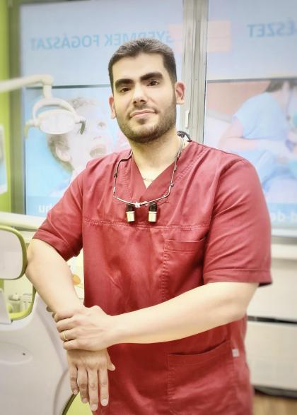 Dr. Foad Haghighat - Dentist