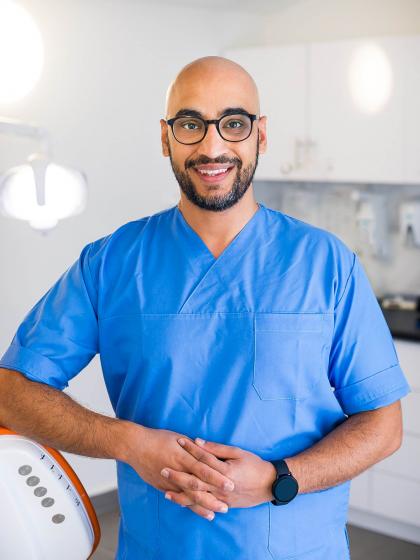 Dr. Ali Rahbari - Fogorvos