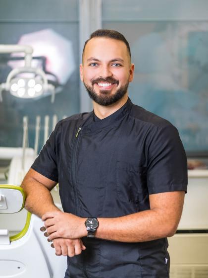 Dr. Tejeda Tamás Márk - Dentist